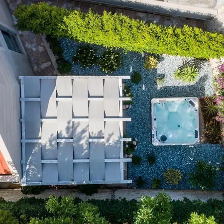 Stone Pearl Villa Sutivan