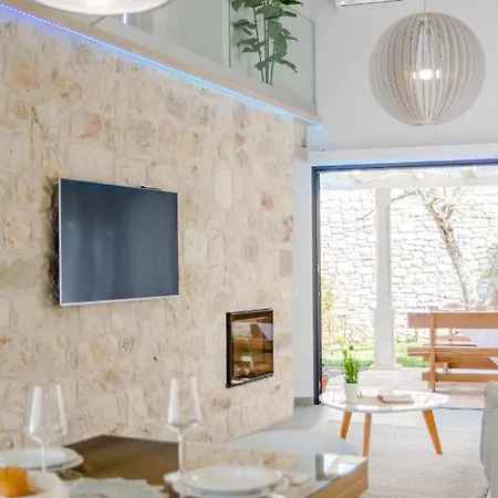 Stone Pearl Villa Sutivan