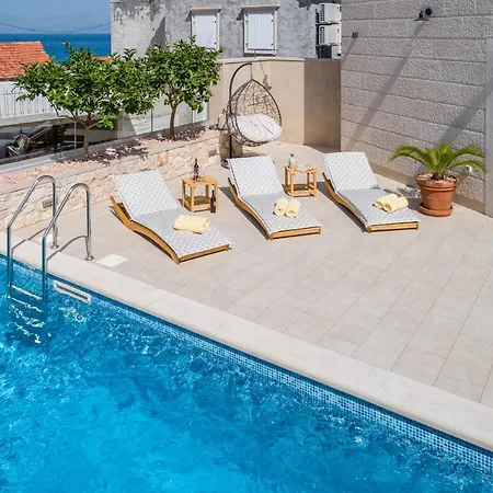 Stone Pearl Vila Sutivan